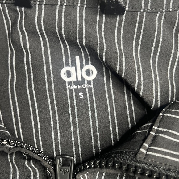 ALO Yoga Charcoal Pinstripe Women's Blazer - Picture 2 of 3